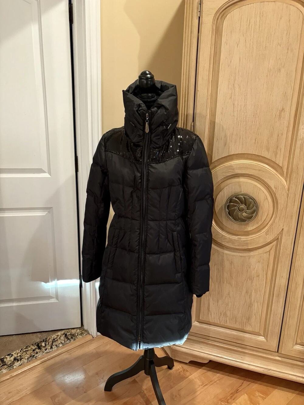 Sam Edelman women’s black down puffer coat with sequin detail size large new